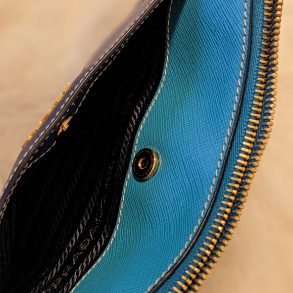 Prada wristlet Authentic - Picture 7 of 9
